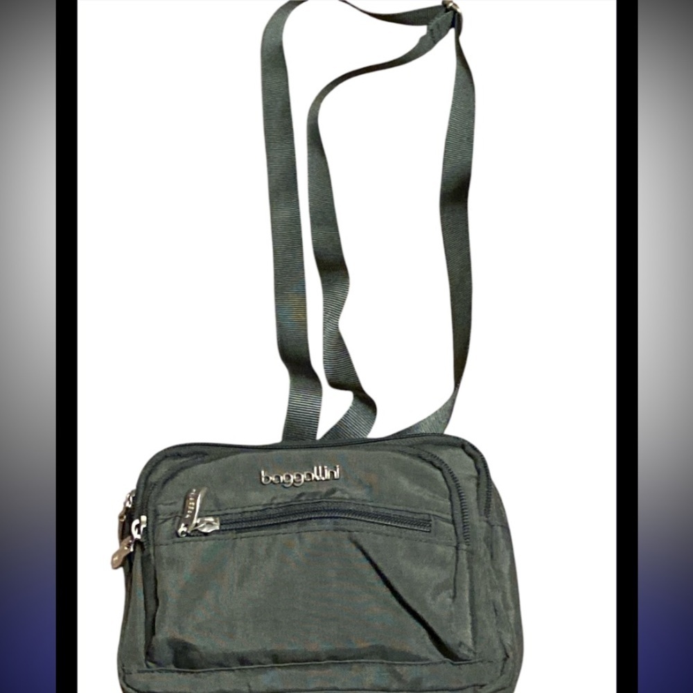Baggallini gray Crossbody Bag great condition several zippered compartments​